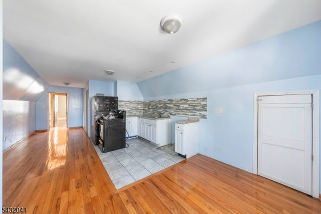 1039 Anna St, Elizabeth City, NJ 07201