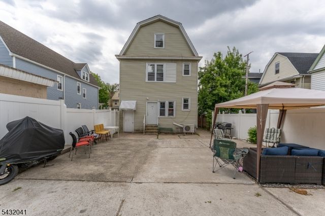 1039 Anna St, Elizabeth City, NJ 07201