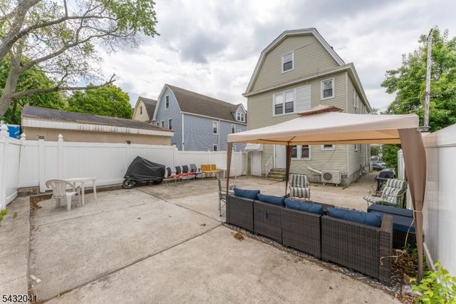 1039 Anna St, Elizabeth City, NJ 07201