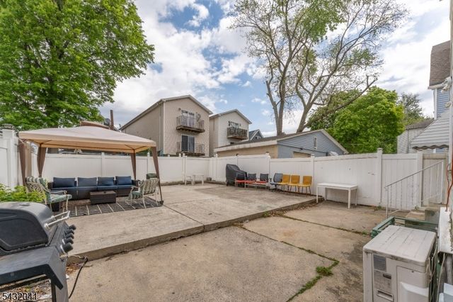 1039 Anna St, Elizabeth City, NJ 07201