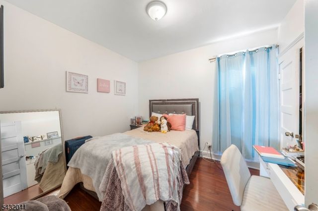 1039 Anna St, Elizabeth City, NJ 07201