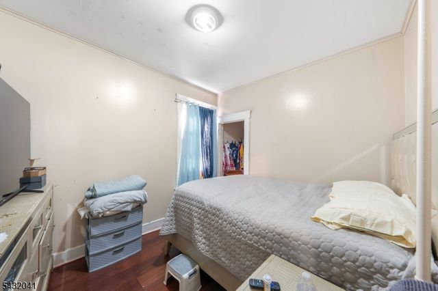 1039 Anna St, Elizabeth City, NJ 07201