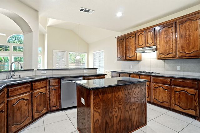 5231 Woodfield Drive, Grand Prairie, TX 75052