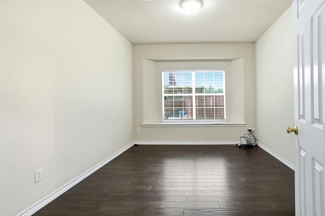 5231 Woodfield Drive, Grand Prairie, TX 75052
