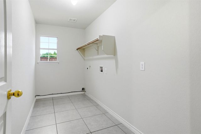 5231 Woodfield Drive, Grand Prairie, TX 75052