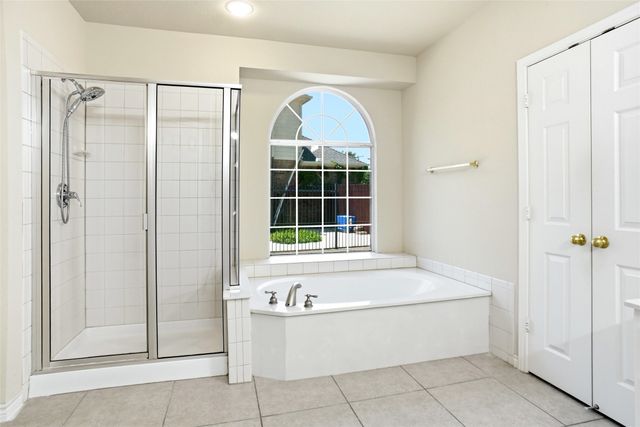 5231 Woodfield Drive, Grand Prairie, TX 75052