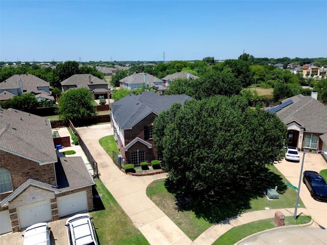 5231 Woodfield Drive, Grand Prairie, TX 75052