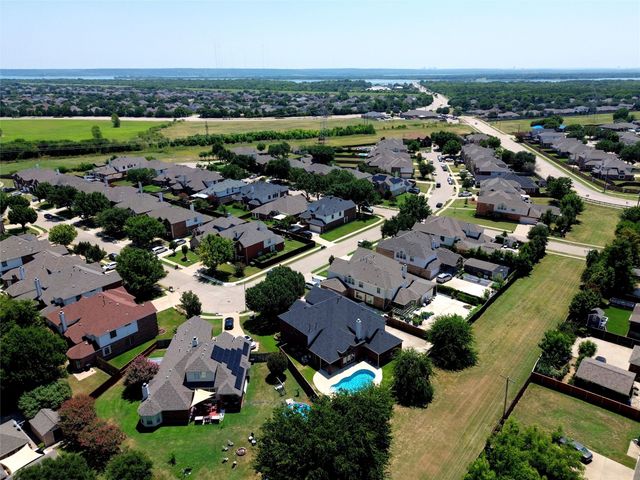 5231 Woodfield Drive, Grand Prairie, TX 75052