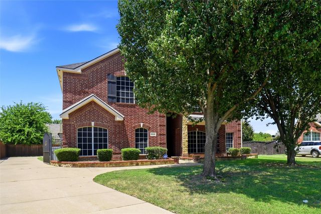 5231 Woodfield Drive, Grand Prairie, TX 75052