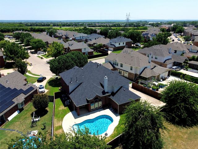 5231 Woodfield Drive, Grand Prairie, TX 75052