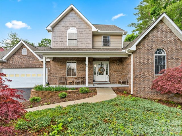 40 Hope Road, Weaverville, NC 28787