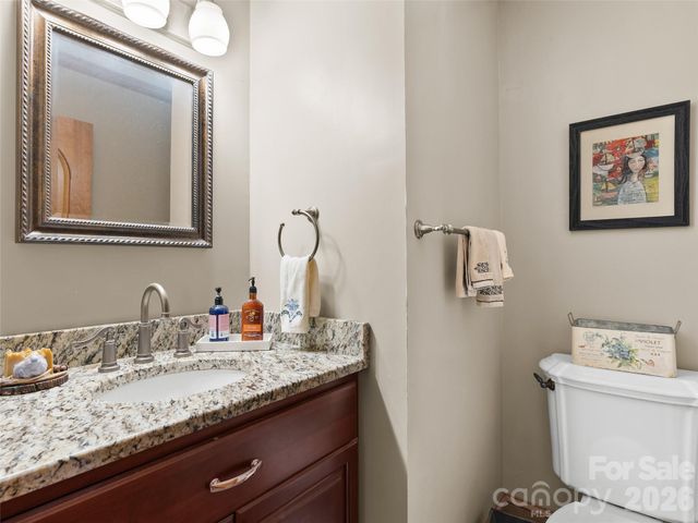 40 Hope Road, Weaverville, NC 28787