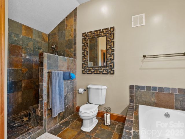 40 Hope Road, Weaverville, NC 28787
