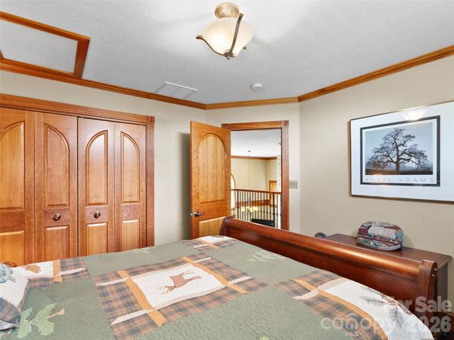 40 Hope Road, Weaverville, NC 28787