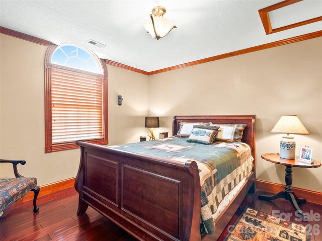 40 Hope Road, Weaverville, NC 28787