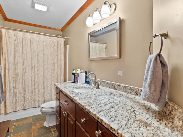 40 Hope Road, Weaverville, NC 28787