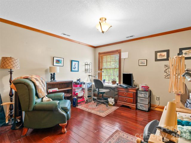 40 Hope Road, Weaverville, NC 28787