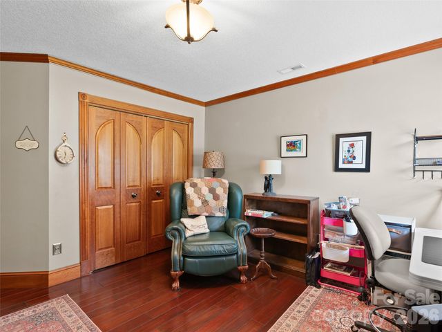 40 Hope Road, Weaverville, NC 28787