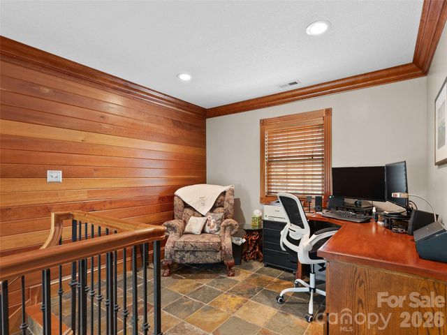 40 Hope Road, Weaverville, NC 28787