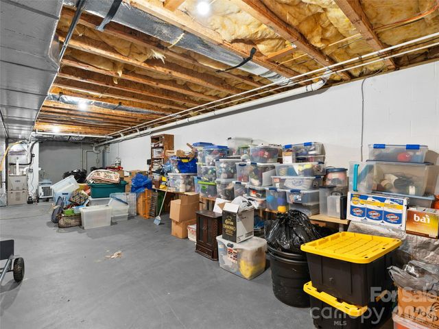 40 Hope Road, Weaverville, NC 28787