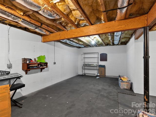 40 Hope Road, Weaverville, NC 28787