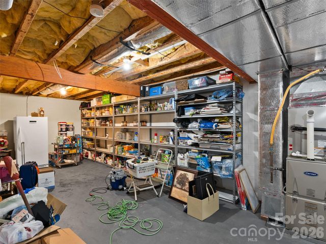 40 Hope Road, Weaverville, NC 28787