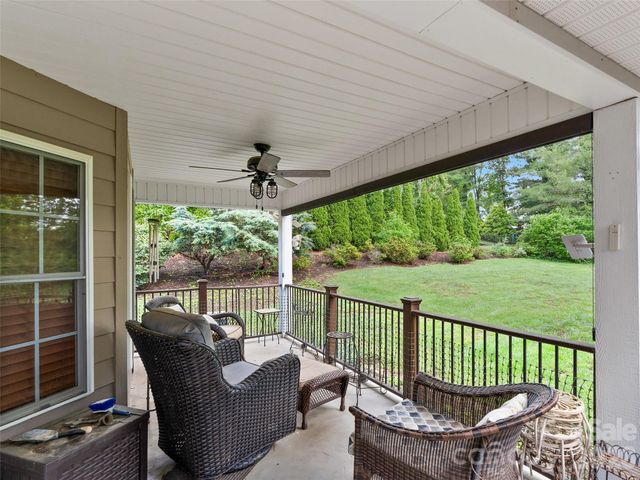 40 Hope Road, Weaverville, NC 28787