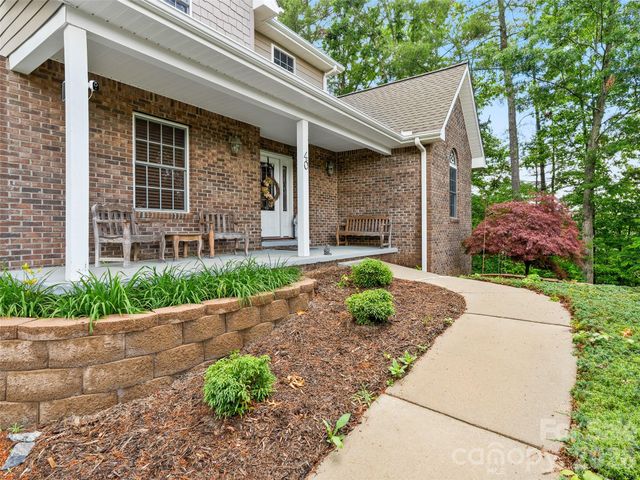 40 Hope Road, Weaverville, NC 28787