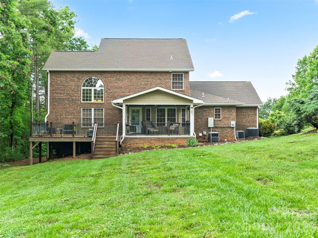 40 Hope Road, Weaverville, NC 28787