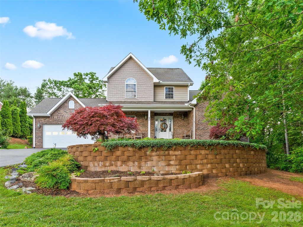 40 Hope Road, Weaverville, NC 28787