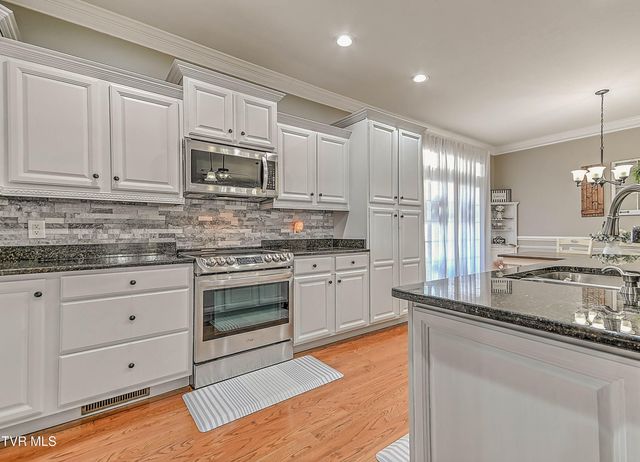 19796 Spur Strap Road, Bristol, VA 24202