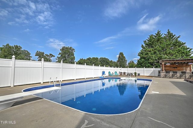 19796 Spur Strap Road, Bristol, VA 24202