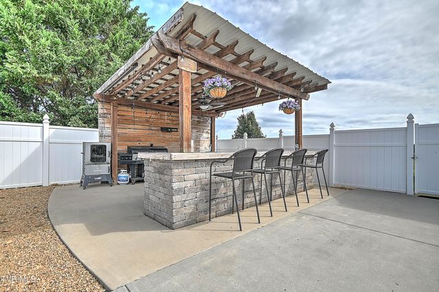 19796 Spur Strap Road, Bristol, VA 24202