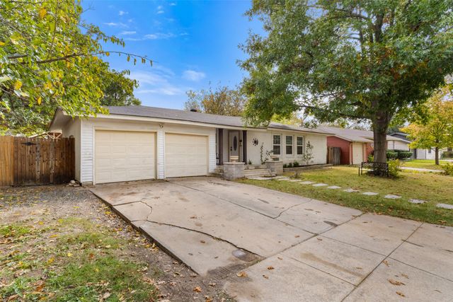 4809 waldron Avenue, Fort Worth, TX 76133