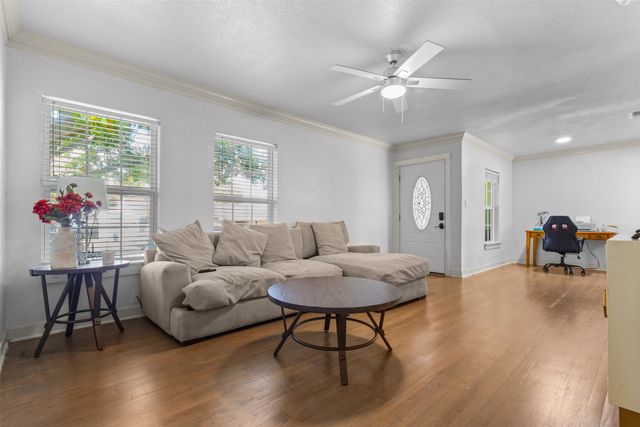 4809 waldron Avenue, Fort Worth, TX 76133