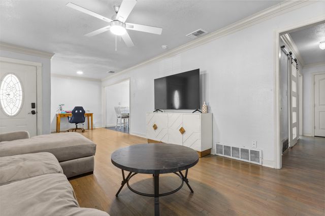 4809 waldron Avenue, Fort Worth, TX 76133