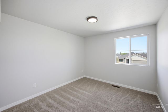 14080 Shiny Spruce St, Caldwell, ID 83607