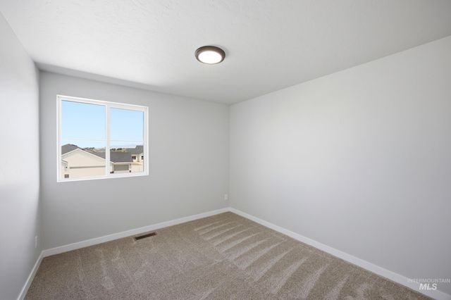 14080 Shiny Spruce St, Caldwell, ID 83607