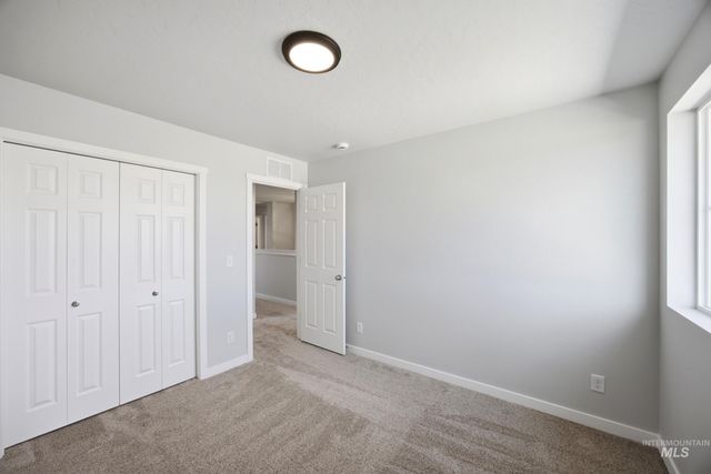 14080 Shiny Spruce St, Caldwell, ID 83607