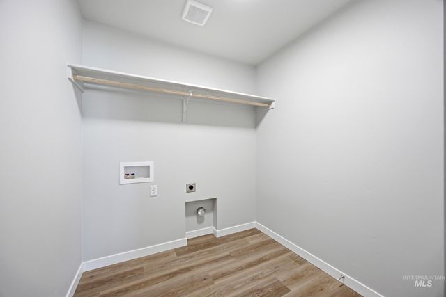 14080 Shiny Spruce St, Caldwell, ID 83607
