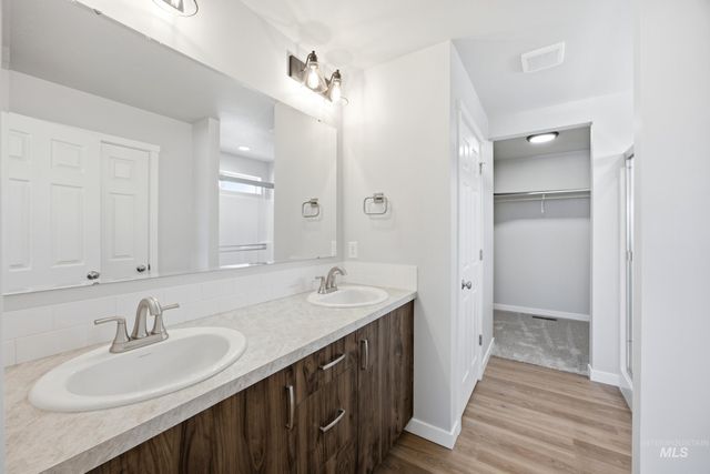 14080 Shiny Spruce St, Caldwell, ID 83607