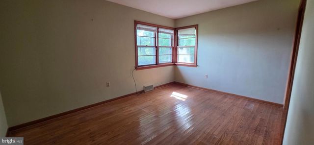 104 E SOUTH ST, Woodstock, VA 22664