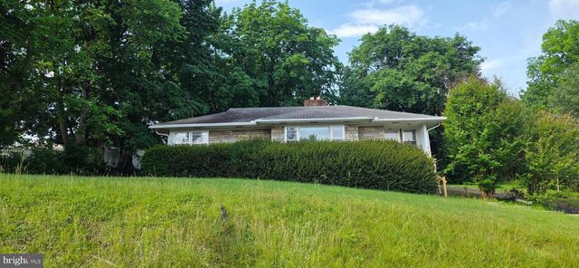 104 E SOUTH ST, Woodstock, VA 22664