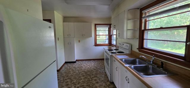 104 E SOUTH ST, Woodstock, VA 22664