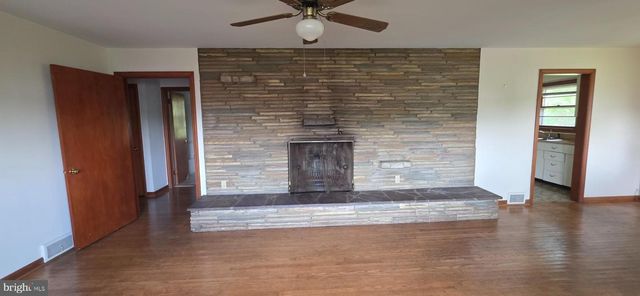 104 E SOUTH ST, Woodstock, VA 22664