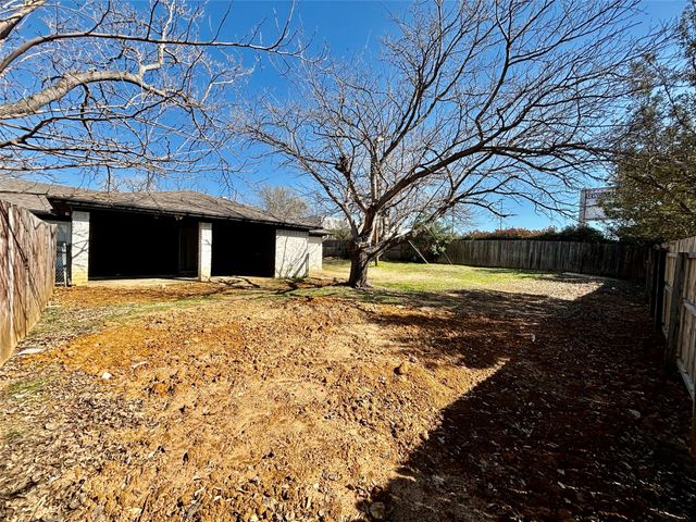 800 Irwin Drive A, Hurst, TX 76053