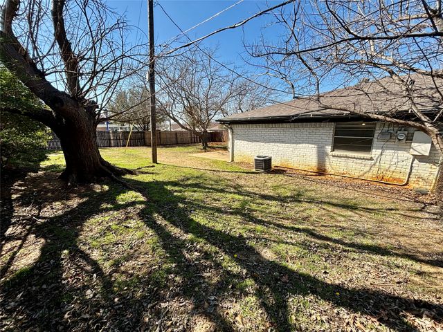 800 Irwin Drive A, Hurst, TX 76053