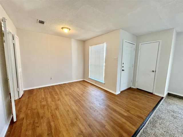 800 Irwin Drive A, Hurst, TX 76053