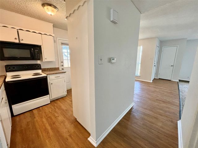 800 Irwin Drive A, Hurst, TX 76053