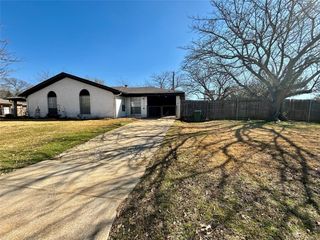 800 Irwin Drive A, Hurst, TX 76053